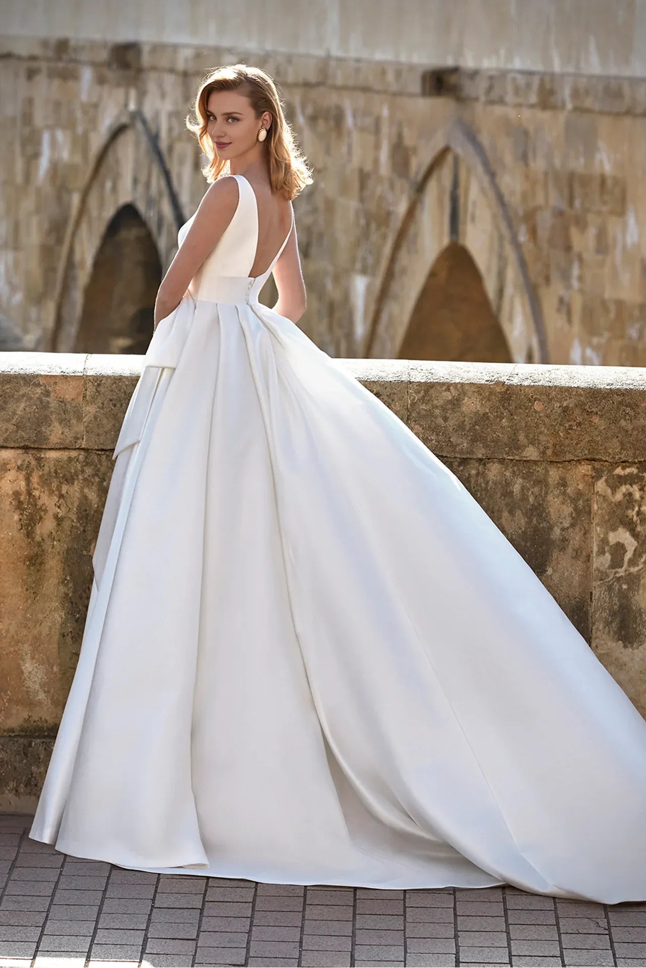 Dress For Wedding Plunging V Neck Open Back Sleeveless A-line/princess With Puffed Train Wedding Dresses Formal Women's Dresses