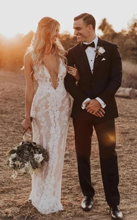 Vestido de novia sexy con escote pronunciado, tubo, encaje, sin mangas, espalda en V, con abertura en la espalda / Vestido formal 