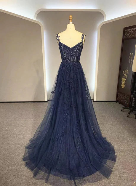 Robe de bal trapèze bleu marine en tulle et dentelle