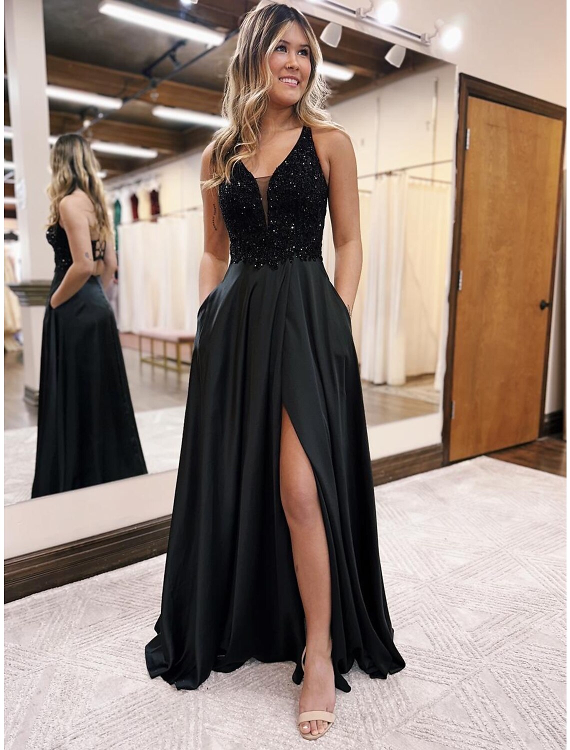 Weitese A-Line Empire evening gown with V-neck and beading appliques, front view.