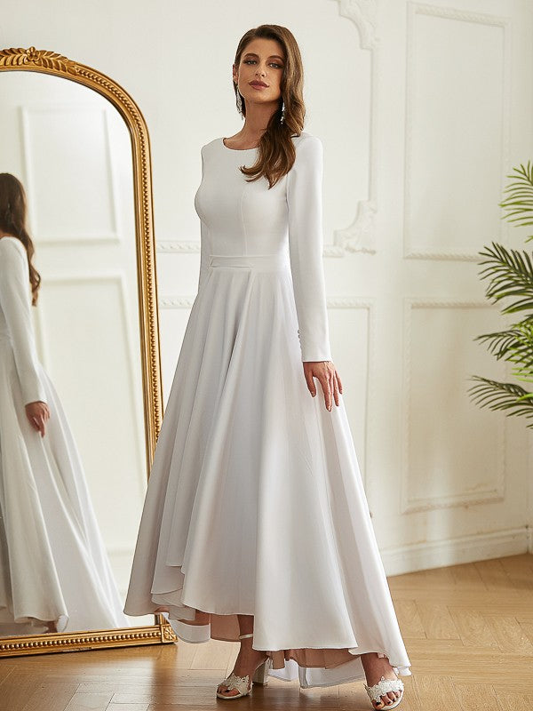 Weitese A-Line Princess wedding dress with scoop neck and long sleeves.