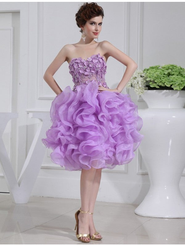 Weitese A-Line short cocktail dress with sweetheart neckline and beaded bodice.