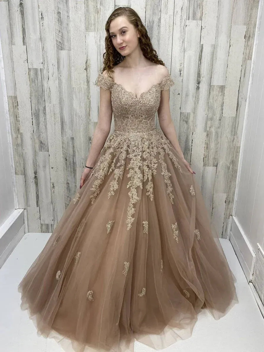 Elegant Ball Gown Off Shoulder Lace Tulle Maxi Prom Dress