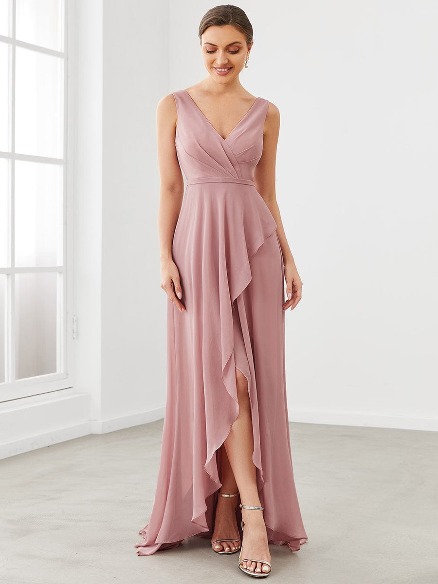 Weitese chiffon bridesmaid dress in red, featuring a V-neck, ruffled hem, and front slit.