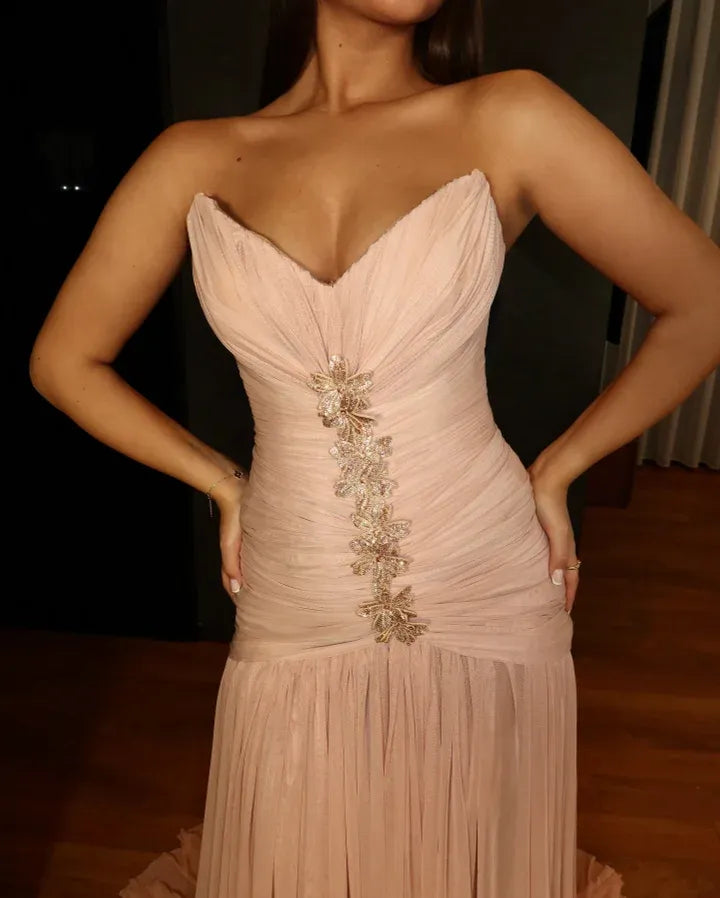 Elegant Flowy A-Line Sweetheart Neck Sleeveless Open Back Train Wedding Dress