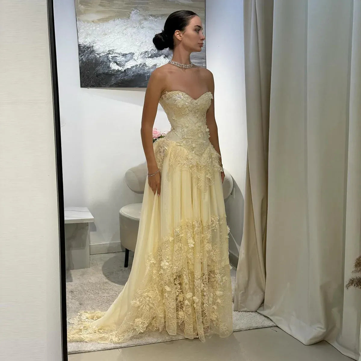Elegant Mermaid Strapless Sleeveless Lace-Up Back 3D-Flower Lace Appliqué Wedding Dress