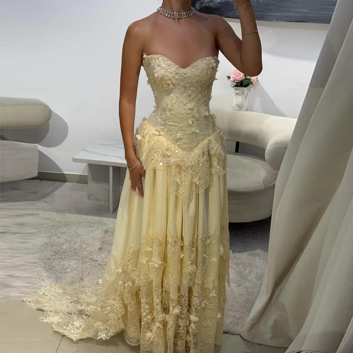 Elegant Mermaid Strapless Sleeveless Lace-Up Back 3D-Flower Lace Appliqué Wedding Dress