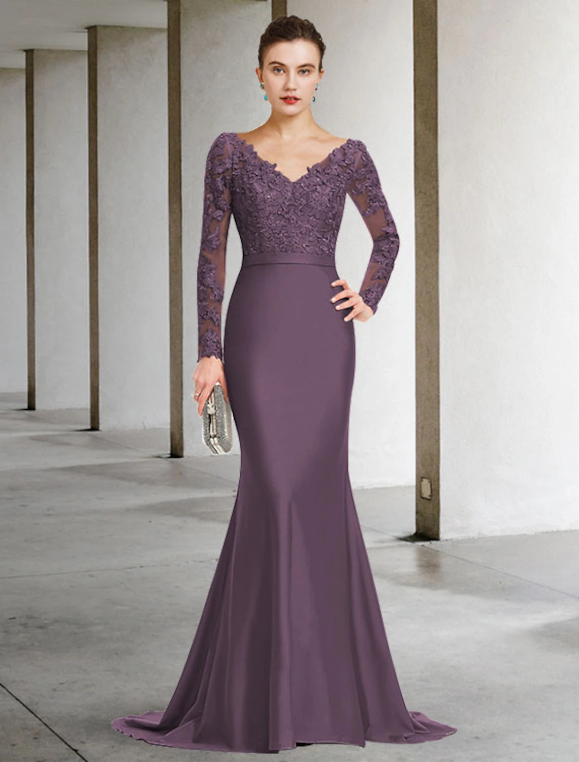 Elegant Weitese Mermaid Mother of the Bride dress with V-neck and long sleeves.