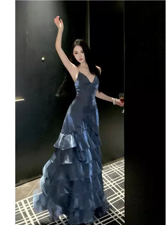 Elegant Mermaid V-Neck Spaghetti Strap Lace-Up Back Floor-Length Cocktail Dress