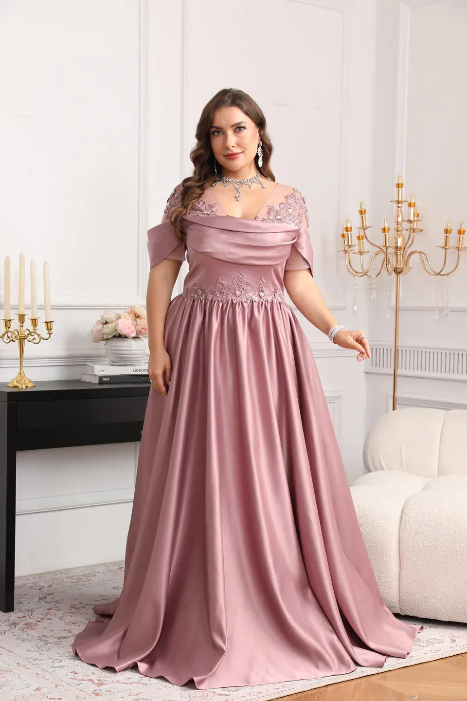 Elegant Plus Size A-Line Off-The-Shoulder Short Sleeve Lace Appliques Satin Mother Of The Bride Dress