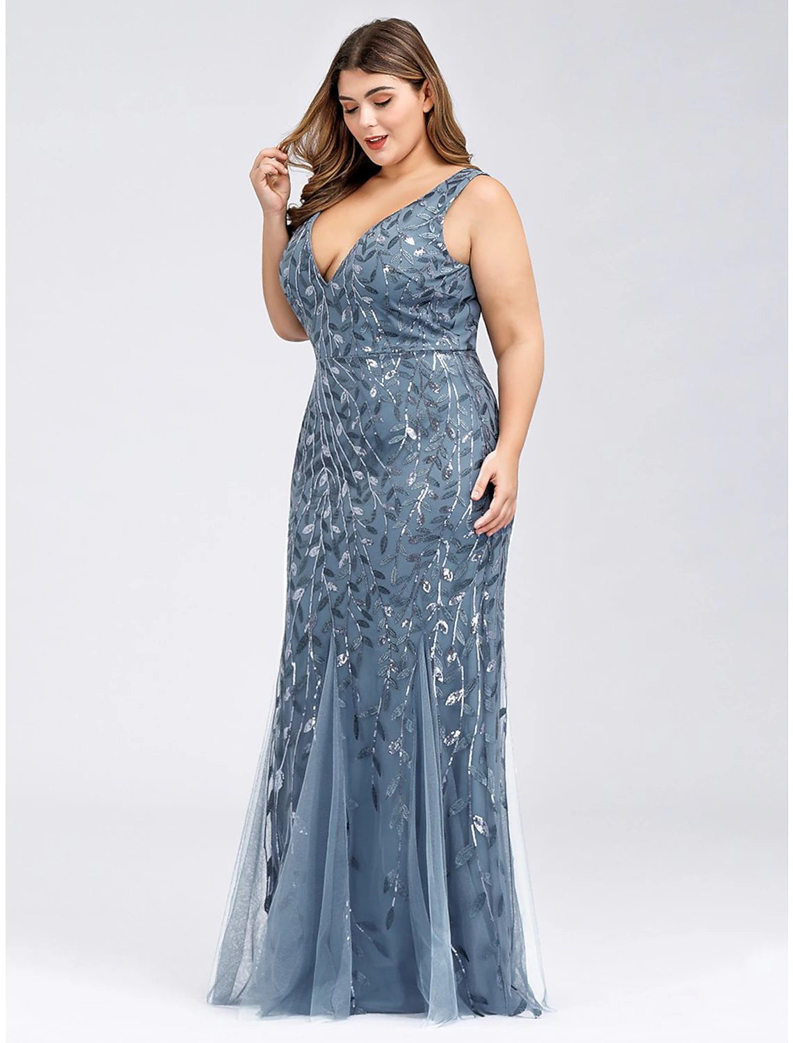 Floor-length V-neck formal dress for plus size women.