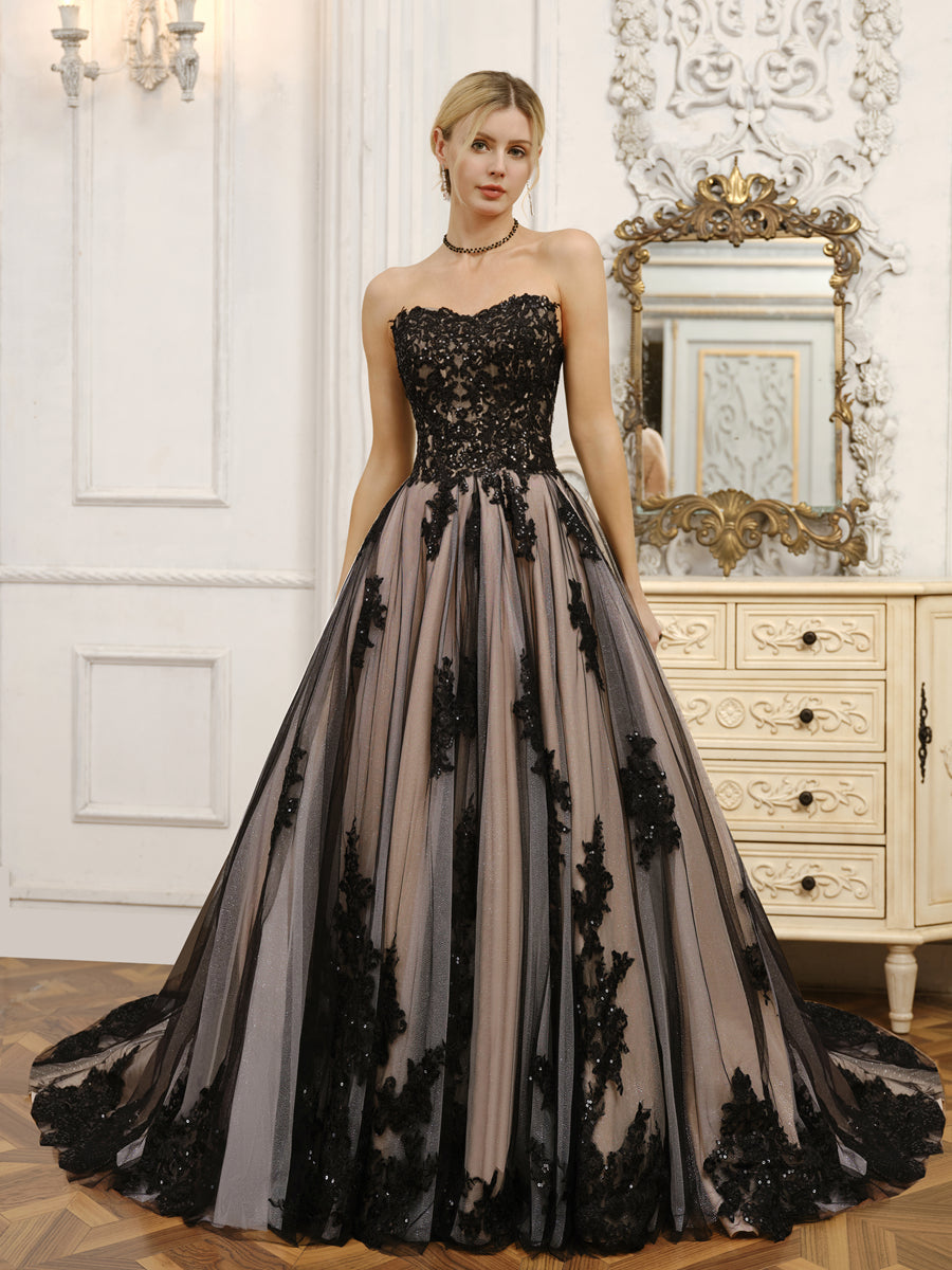 Side view of the elegant Weitese tulle ball gown wedding dress.