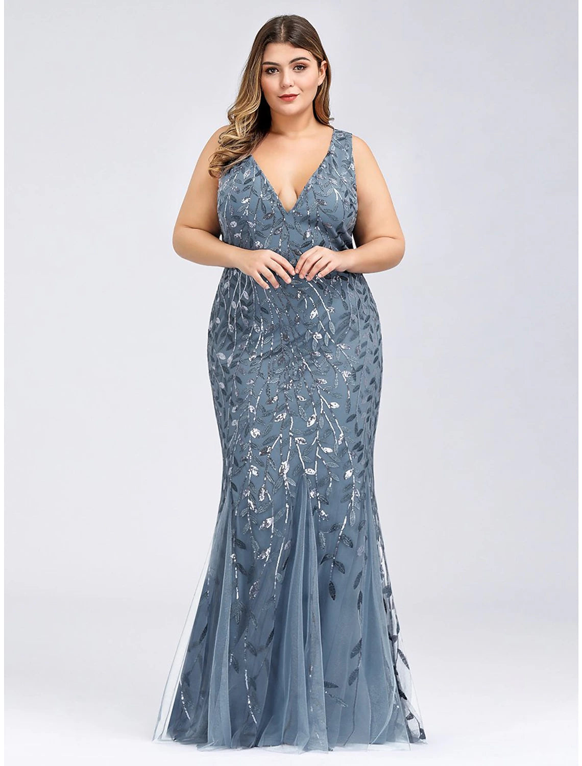 Elegant plus size mermaid trumpet prom dress with V-neck and appliques.