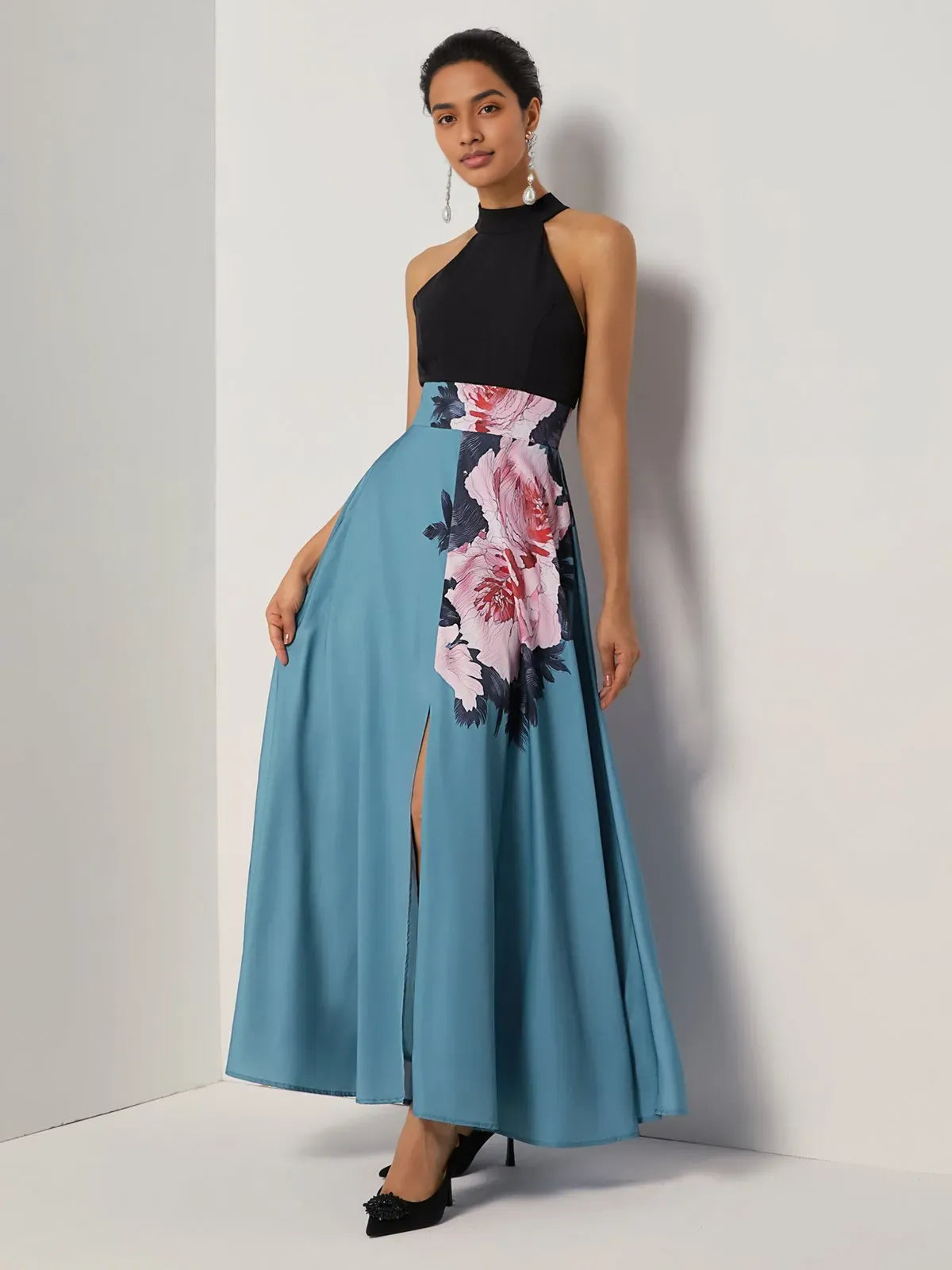 Elegant A-Line Halter Sleeveless Zipper Up Floor-Length Evening Dress