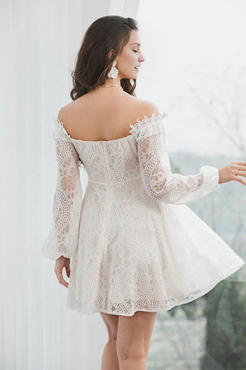Elegant A-Line Off the Shoulder Long Sleeves Zipper Up Short-Mini Wedding Dress