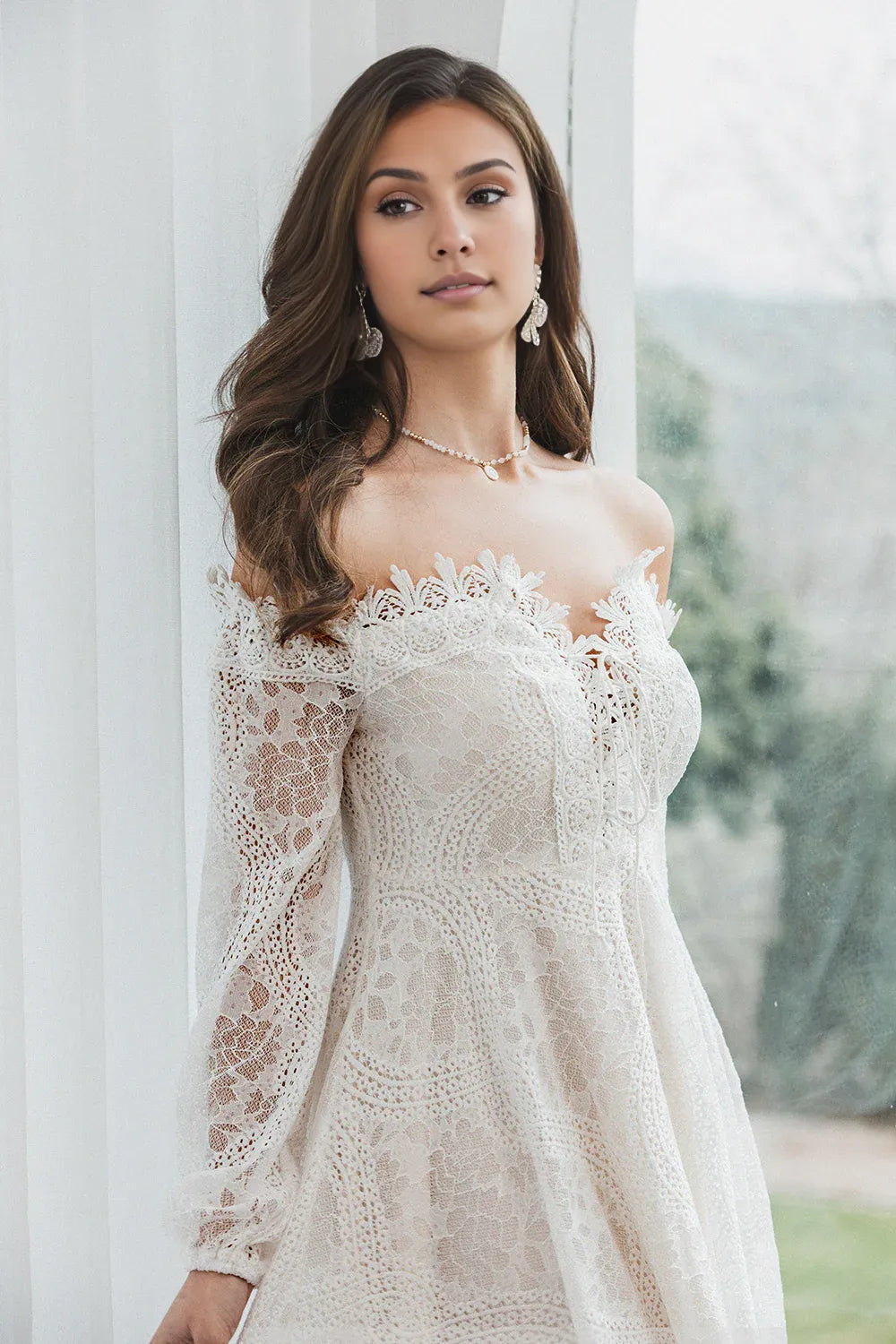 Elegant A-Line Off the Shoulder Long Sleeves Zipper Up Short-Mini Wedding Dress