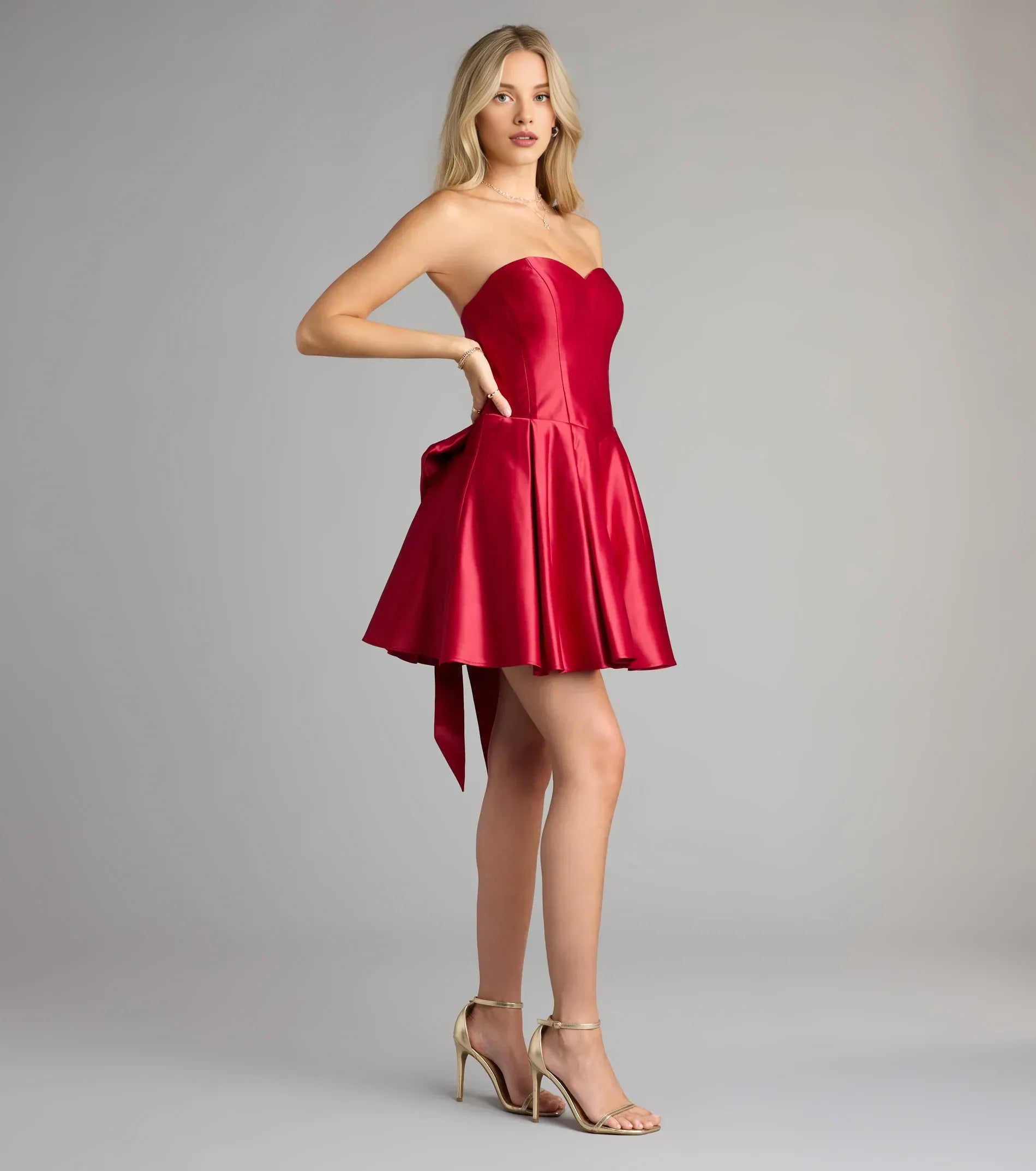 Elegant A-Line Strapless Sleeveless Satin Short-Mini Homecoming Dress