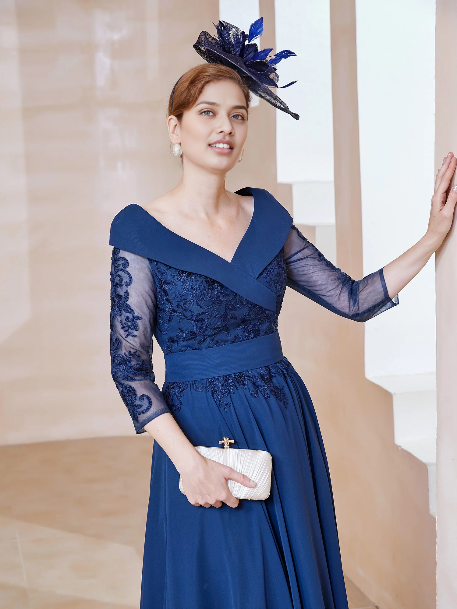 Robe de mère de la mariée élégante en mousseline de soie, coupe trapèze, col en V, longueur cheville, manches longues