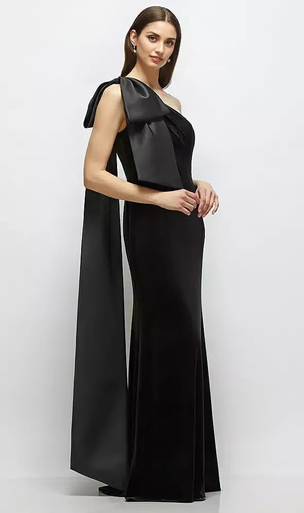 Elegant Column One-Shoulder Sleeveless Backless Floor-Length Mother of the Bride Dress