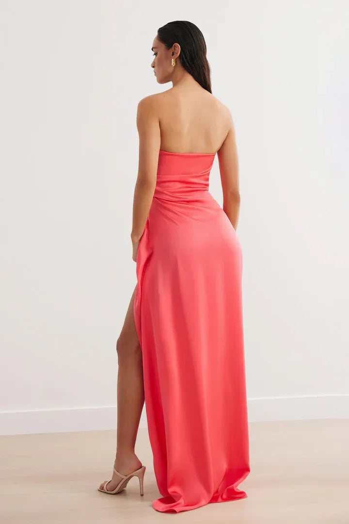 Elegant Fitted Scoop Neck Sleeveless Satin Floor-Length Prom Dress