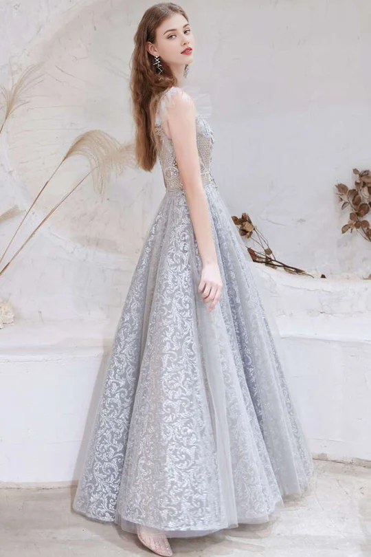 Robe de bal trapèze élégante sans manches en dentelle, col montant, avec perles et strass 