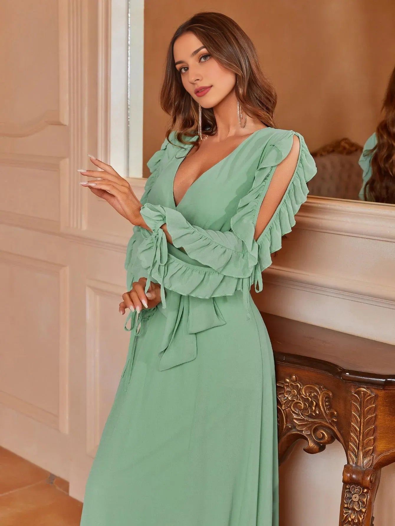 Elegant Long Evening Dresses V Neck Cascading Ruffle Maxi Chiffon Party Evening Dress With Long Sleeves/ Evening Dresses For Women