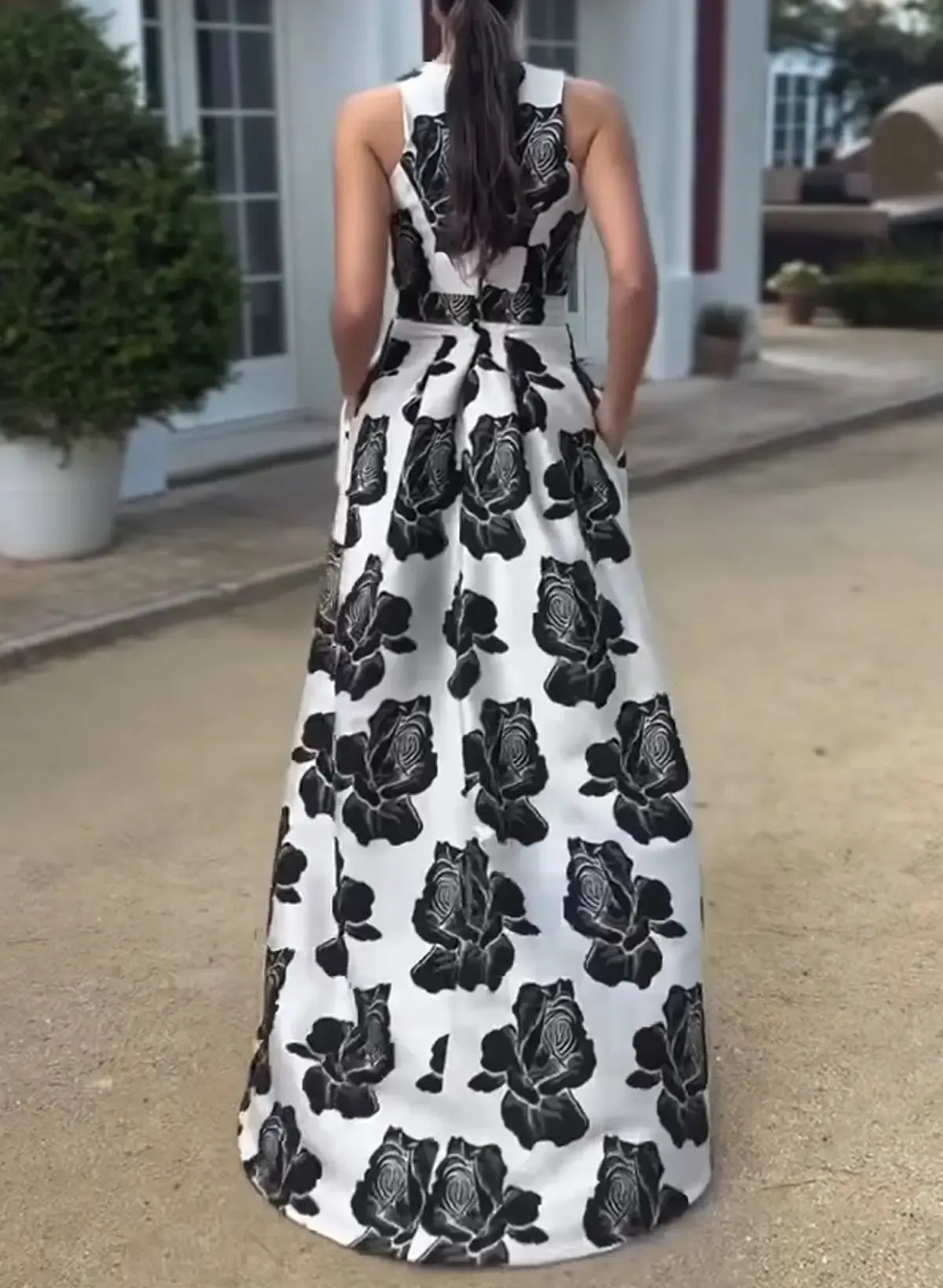 Elegant Scoop Neck Sleeveless A-Line Satin Flower Printed Long Prom Dress