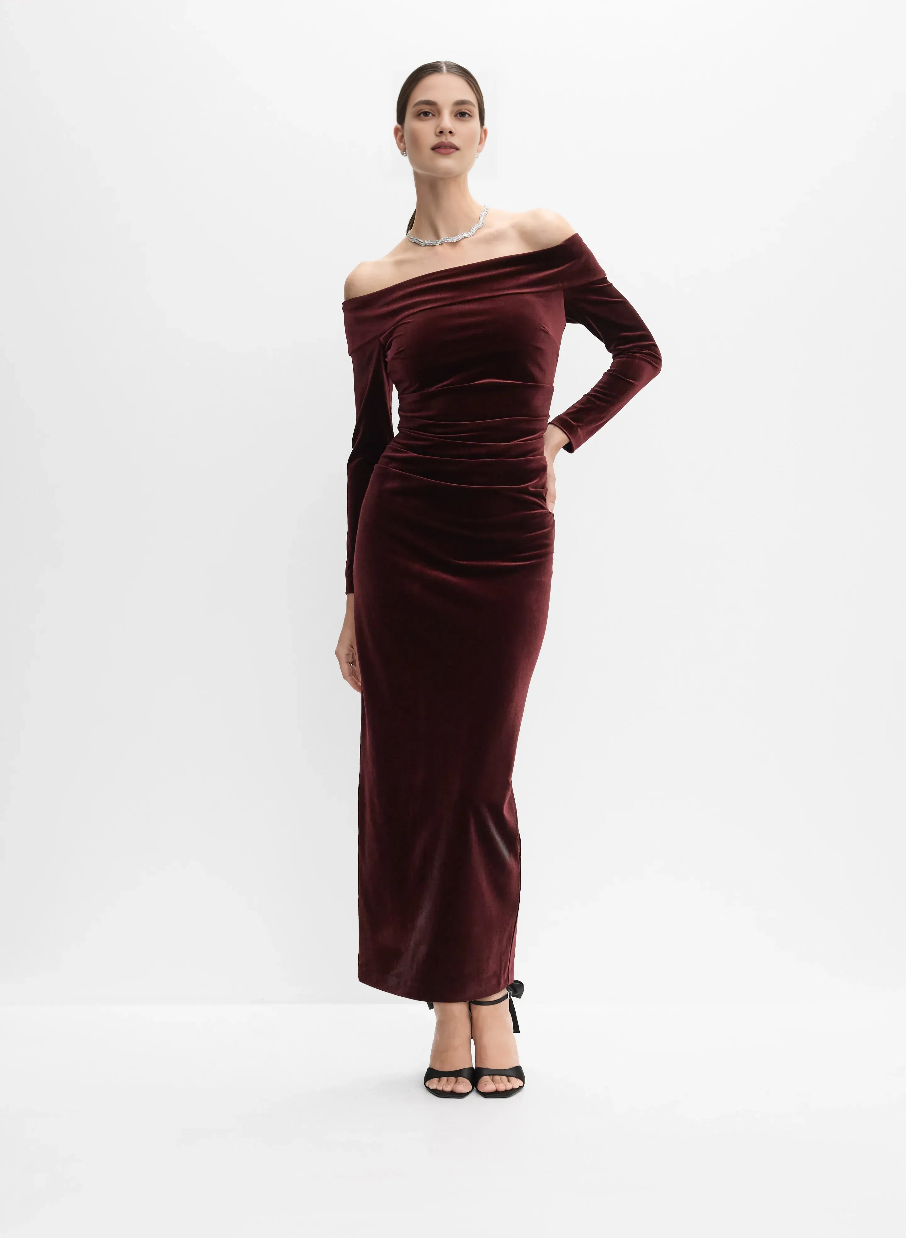 Elegant Sheath Off the Shoulder Long Sleeve Velvet Floor-Length Prom Dress