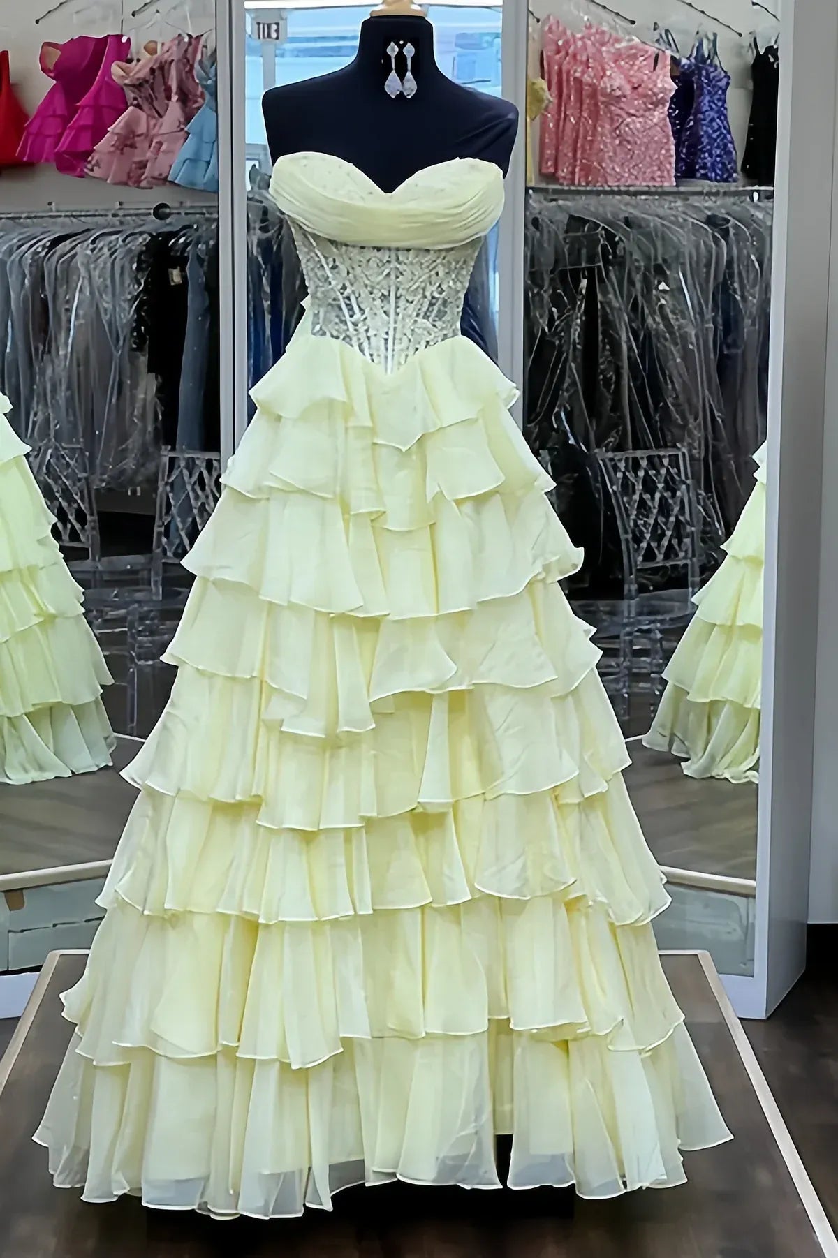 Elegant Strapless Sleeveless Empire A-Line Chiffon Tiered Long Prom Dress