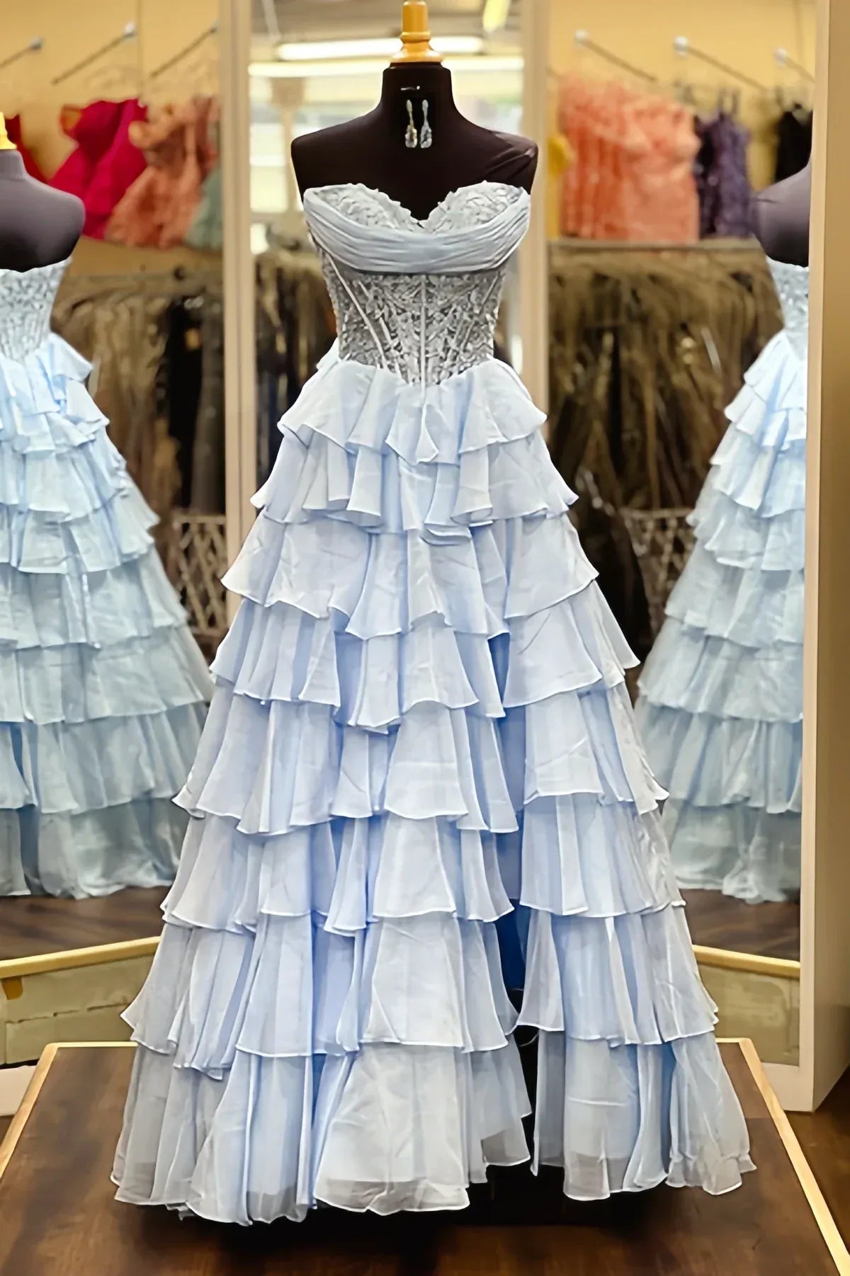 Elegant Strapless Sleeveless Empire A-Line Chiffon Tiered Long Prom Dress