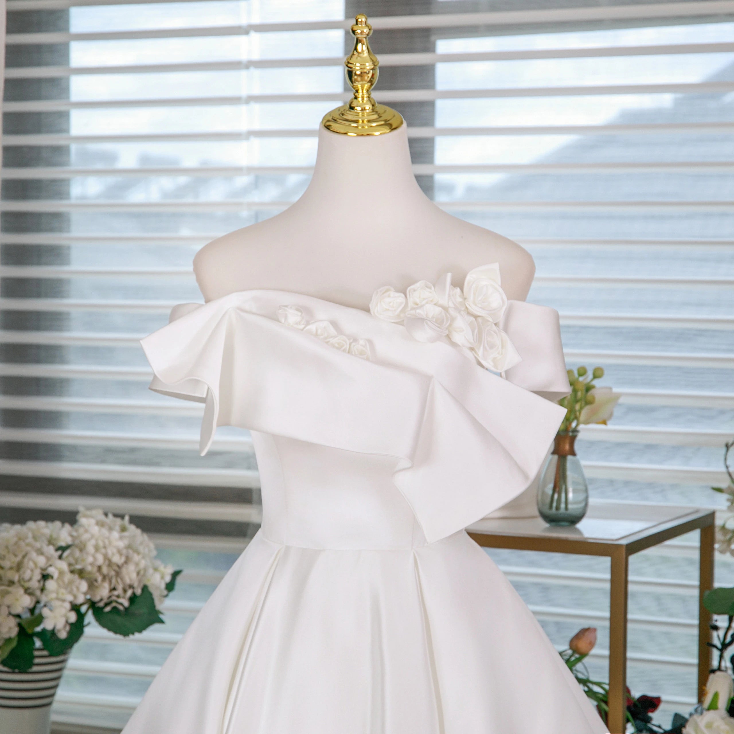 Elegant A-Line Off-Shoulder 3D Flower Ruffled Satin White Short Homecoming Dresses