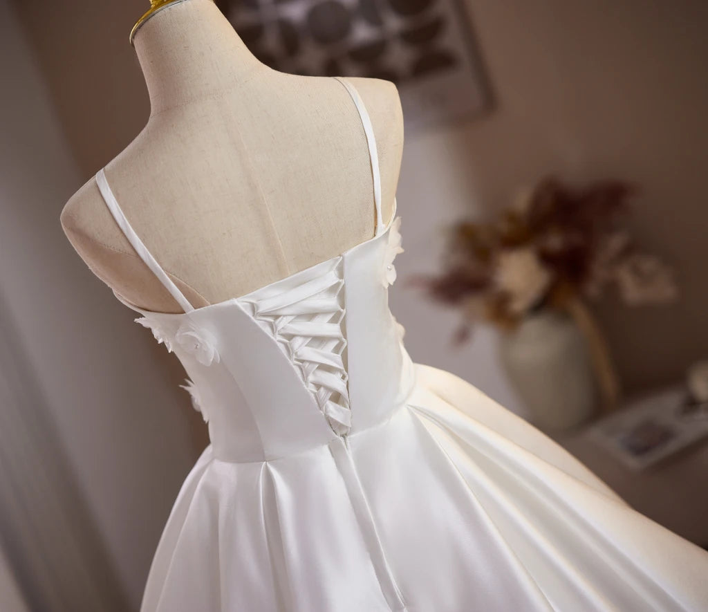 Elegant A-Line Spaghetti Straps Floral Pearl Satin White Short Homecoming Dresses