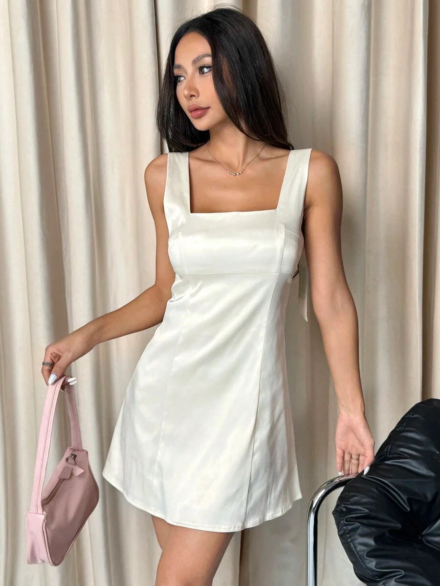 Elegant A-Line Square Neck Bow-Tie Chic Satin Ivory Mini Homecoming Dress