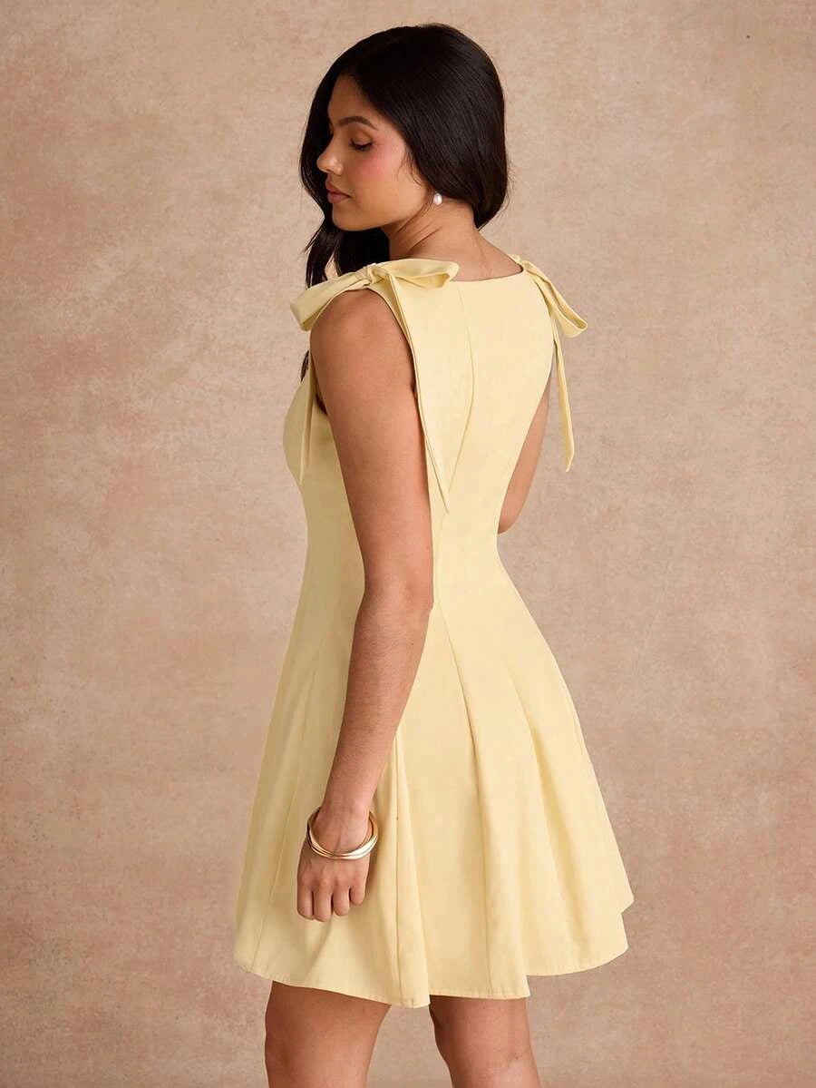 Elegant A-Line Square Neck Tie-Shoulder Pleated Pastel Yellow Mini Homecoming Dresses