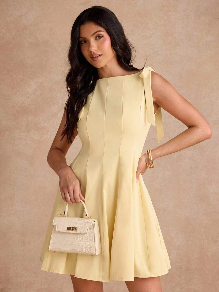 Elegant A-Line Square Neck Tie-Shoulder Pleated Pastel Yellow Mini Homecoming Dresses