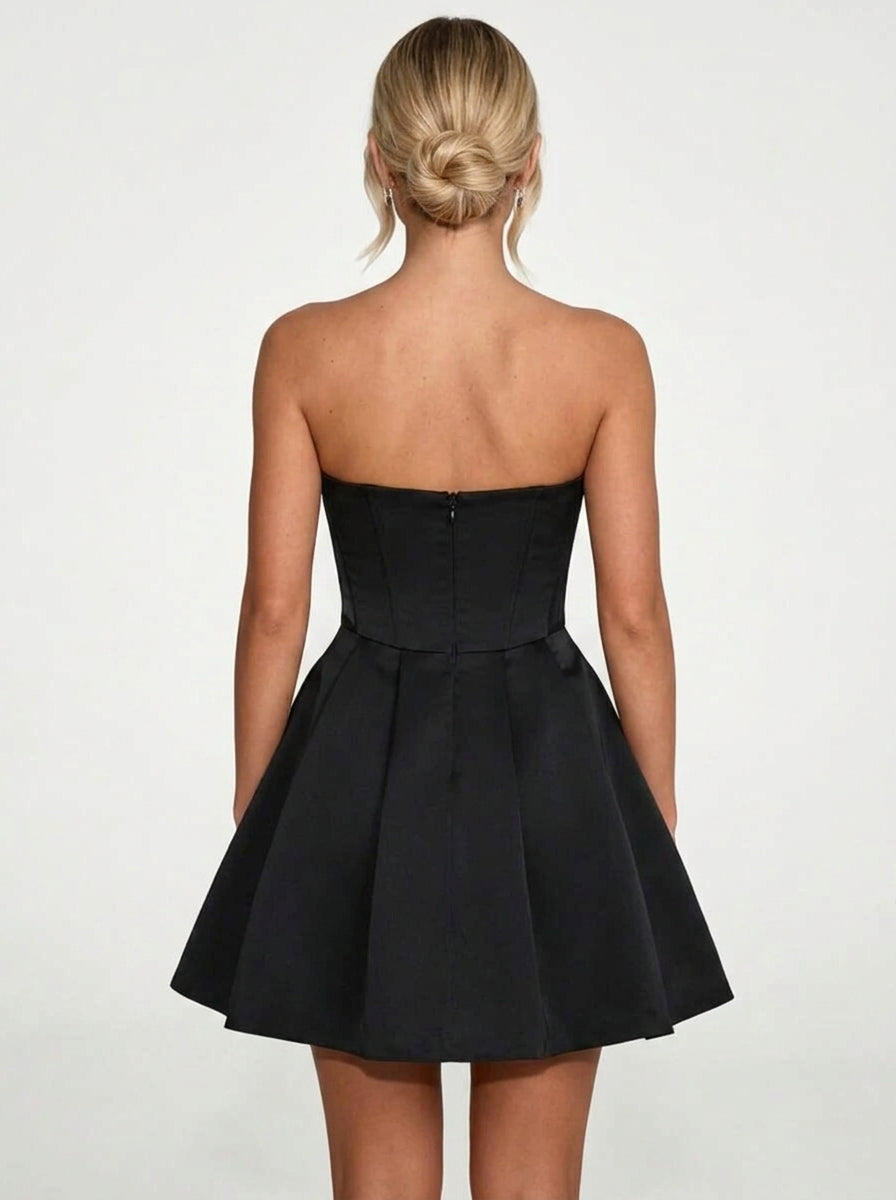 Elegant A-Line Strapless Sweetheart Corset Bow Satin Black Mini Homecoming Dress