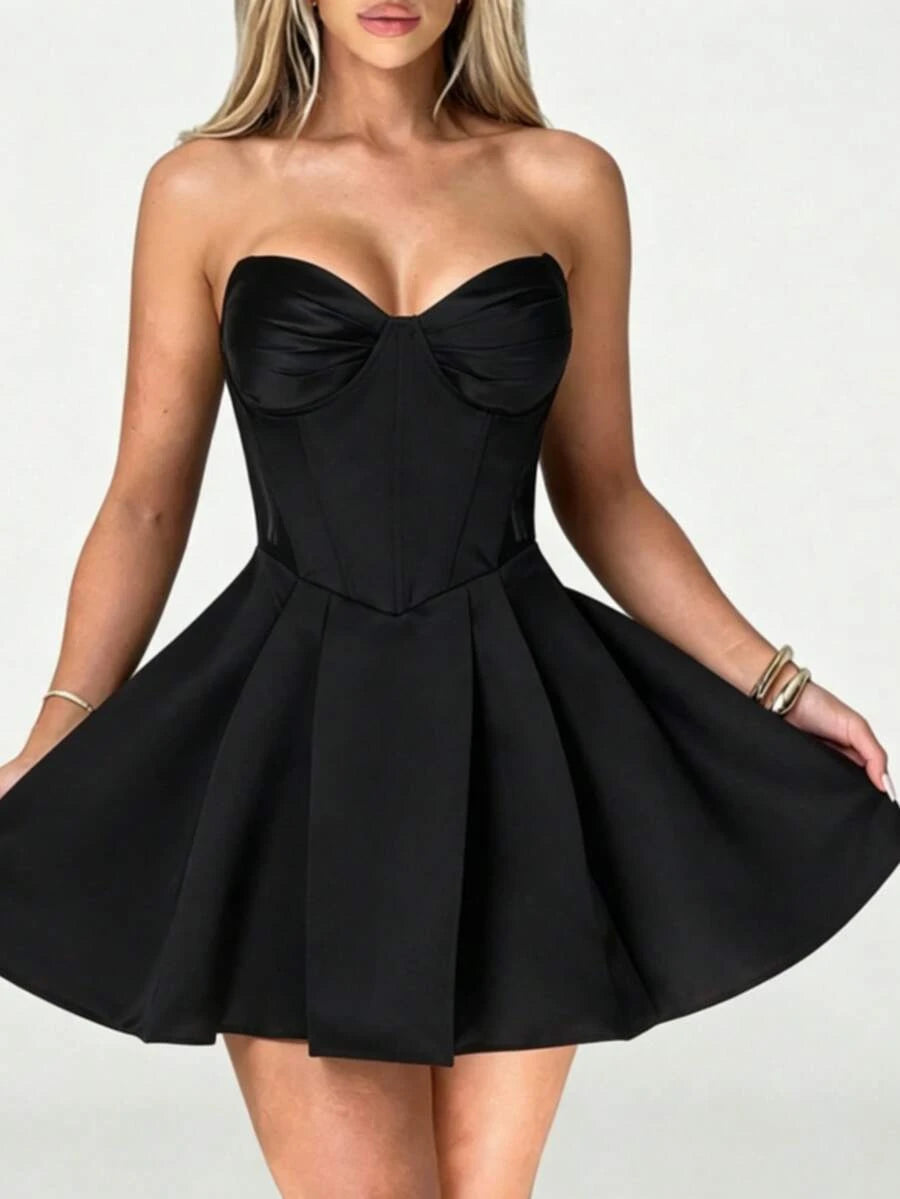 Elegant A-Line Strapless Sweetheart Corset Bow Satin Black Mini Homecoming Dress