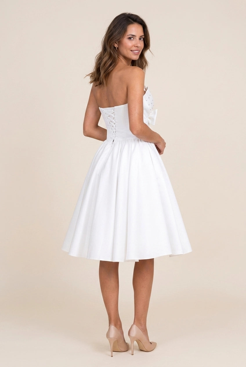 Elegant A-Line Sweetheart Pleated Bow Satin Cream Knee-Length Homecoming Dress