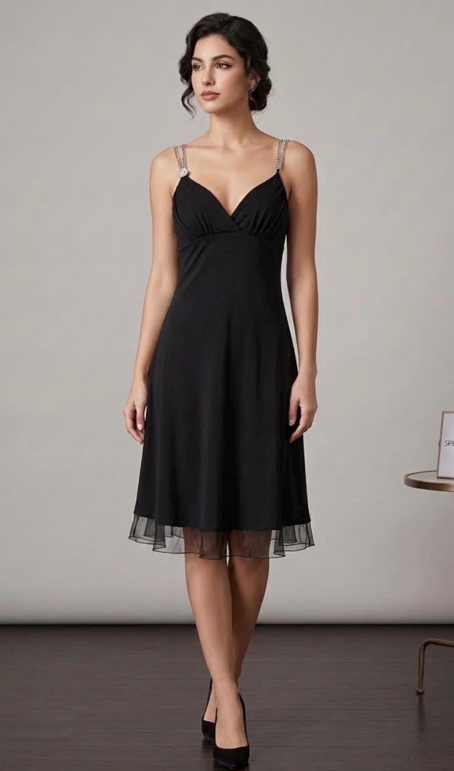 Elegant A-Line V-Neck Rhinestone Chain Straps Ruched Black Knee-Length Homecoming Dress