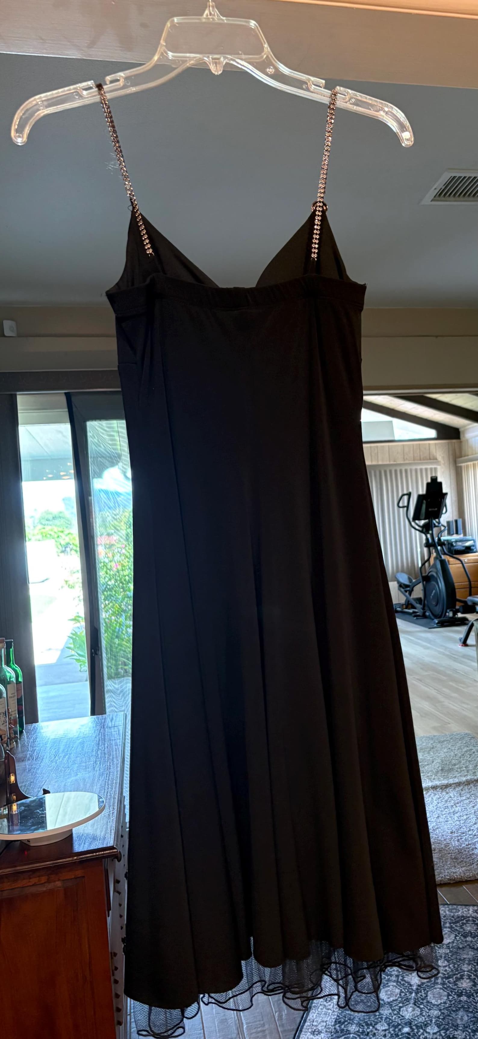 Elegant A-Line V-Neck Rhinestone Chain Straps Ruched Black Knee-Length Homecoming Dress