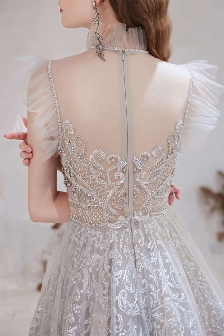 Robe de bal trapèze élégante sans manches en dentelle, col montant, avec perles et strass 