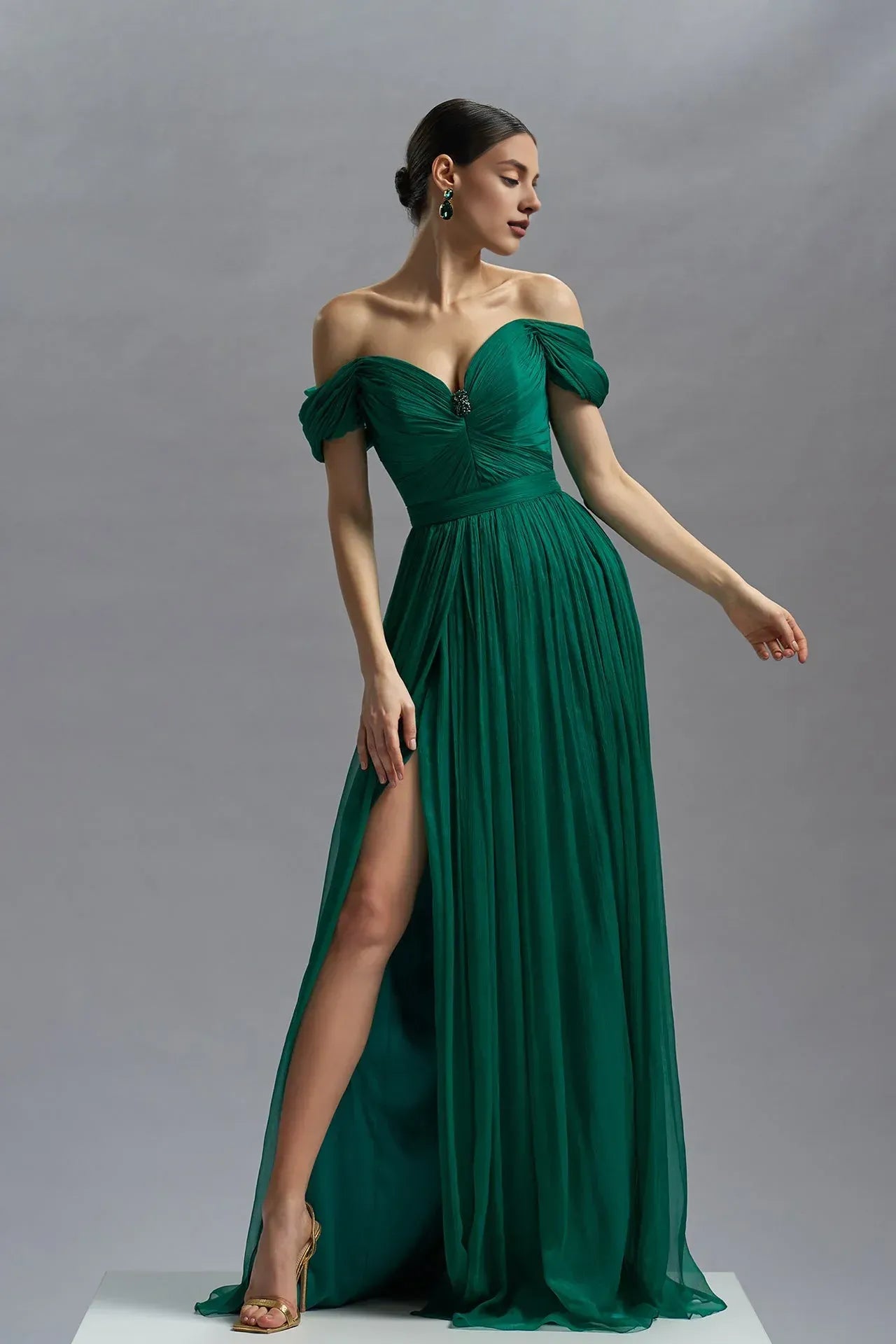 Elegant Off-The-Shoulder Sleeveless A-Line Slit Chiffon Sweep Train Prom Dress