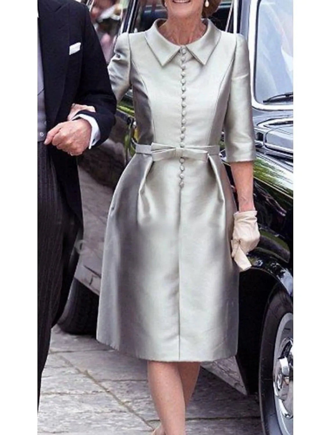 Elegant Sheath/Column 3/4 Length Sleeve Shirt Collar Satin Pleated Knee-Length Cocktail Dress