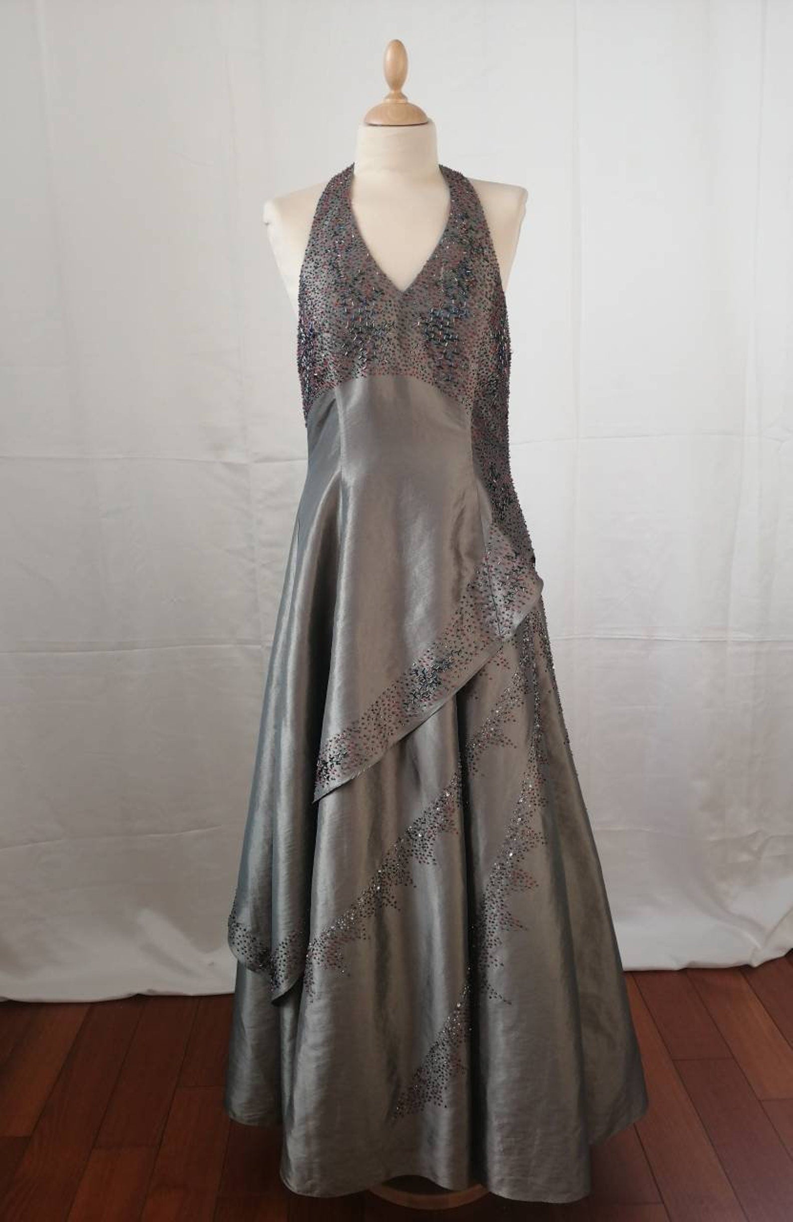 Embroidered Wedding Dress Sparkling Beads Waterfall Naked Back Lace Up Dress Prom Party Dress