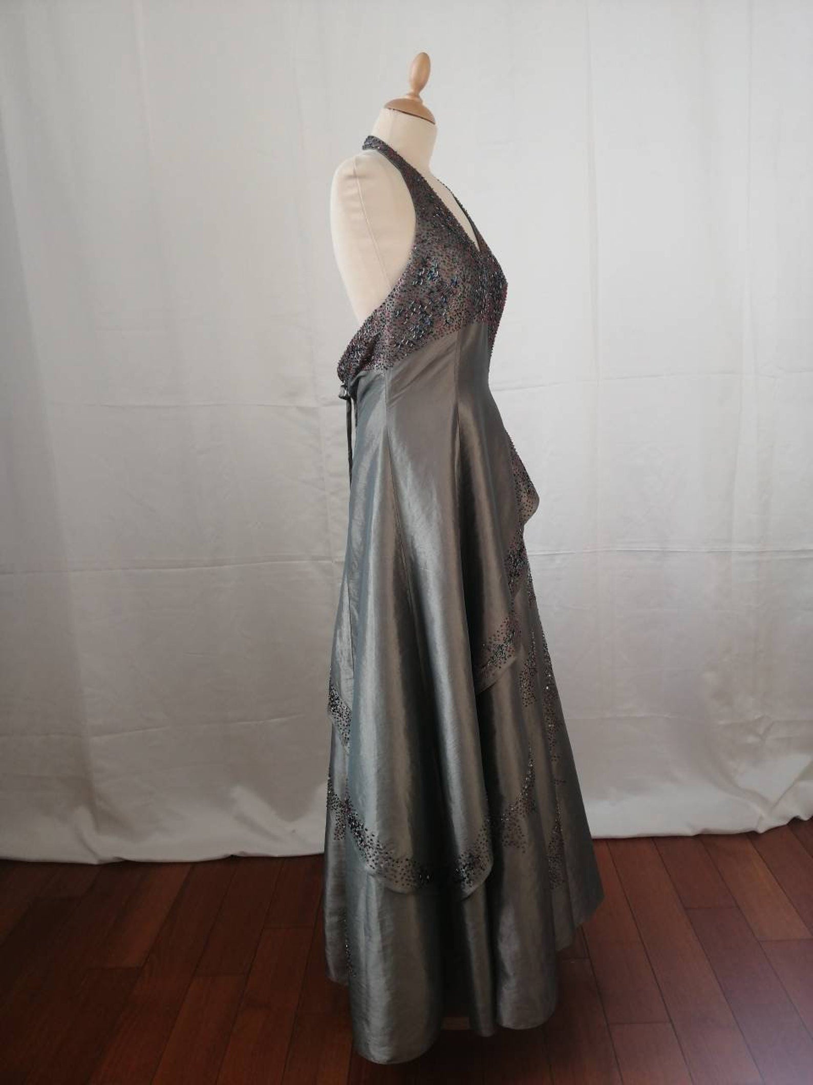 Embroidered Wedding Dress Sparkling Beads Waterfall Naked Back Lace Up Dress Prom Party Dress