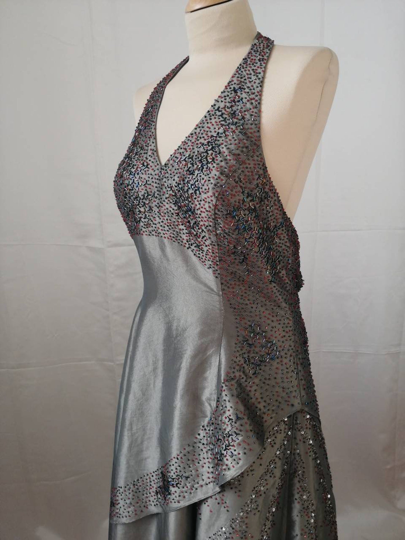 Embroidered Wedding Dress Sparkling Beads Waterfall Naked Back Lace Up Dress Prom Party Dress