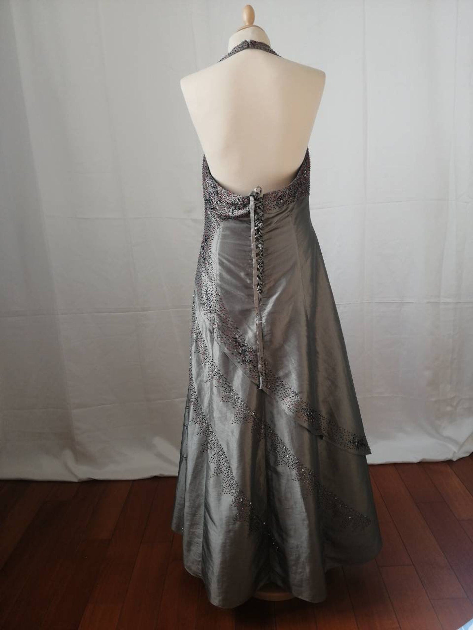 Embroidered Wedding Dress Sparkling Beads Waterfall Naked Back Lace Up Dress Prom Party Dress