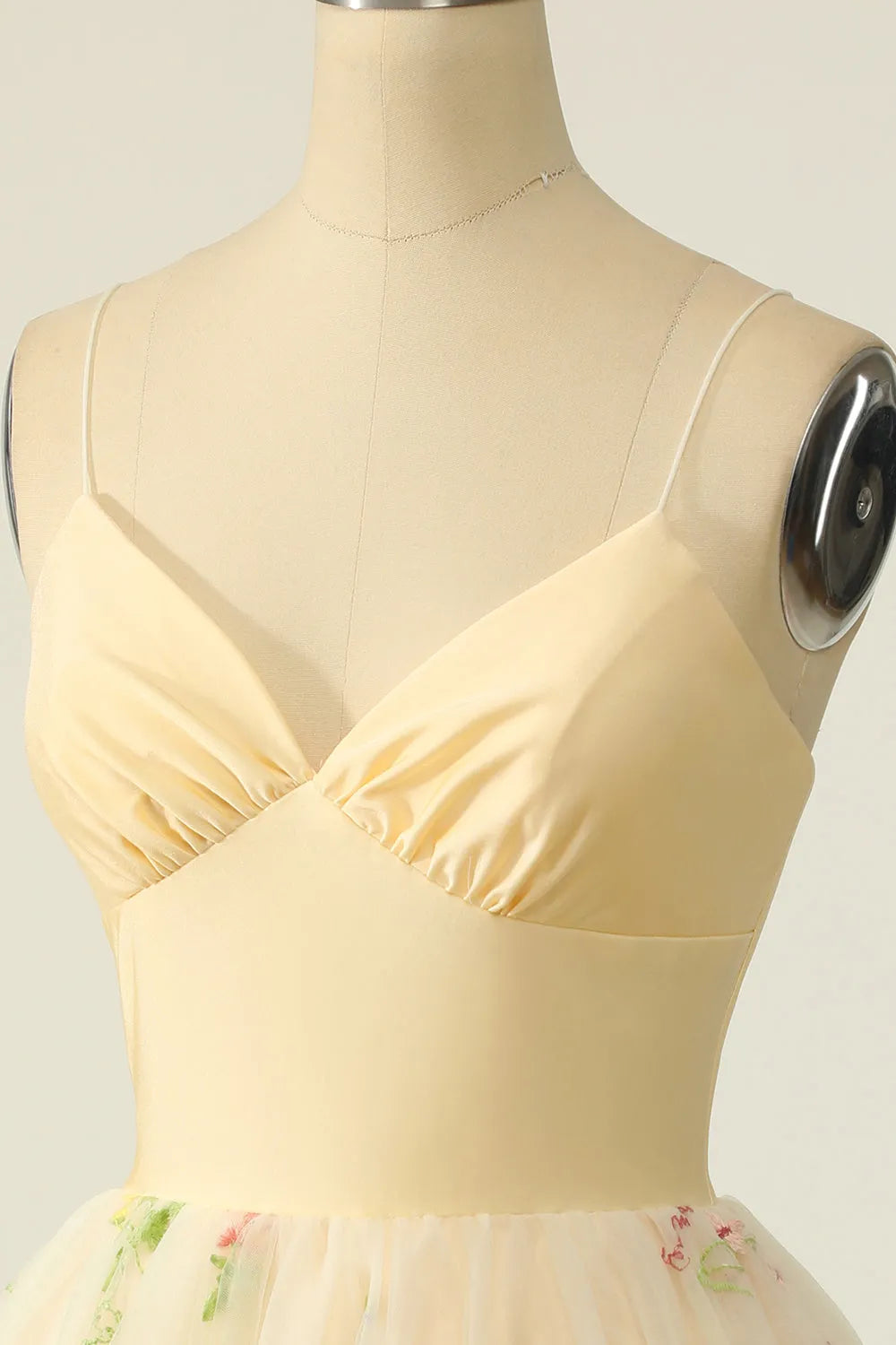 Weitese Champagne Tulle A-line Homecoming Dress with Embroidery Formal Wear Dresses Prom Dress Stores ﻿