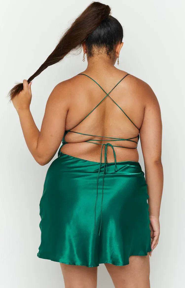 Emerald Satin Off the Shoulder Mini Dress Graduation Party Dresses Backless Sleeveless Homecoming Dresses Sexy Knee Length Cocktail Dresses