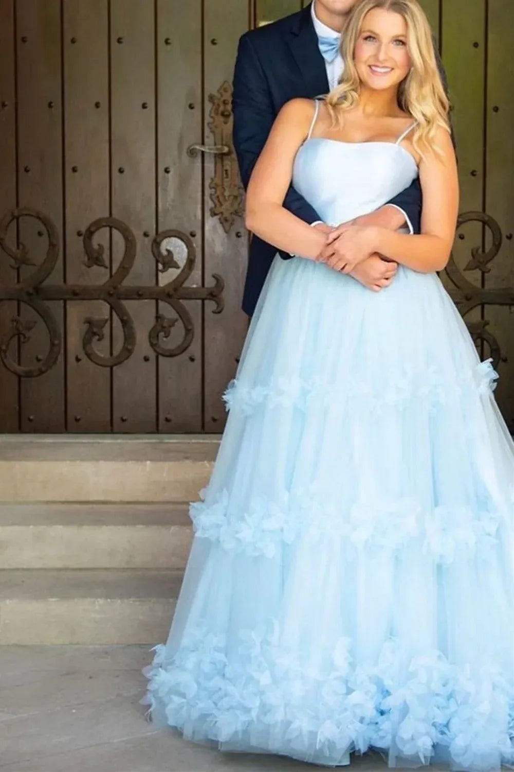 Enchanting A-Line Square Neck Spaghetti Strap Tulle Maxi Prom Dress